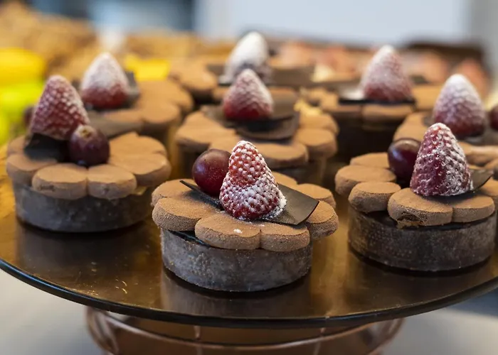 Unwind and Enjoy Your Stay at All-Inclusive Puerto del Carmen Resorts and Hotels